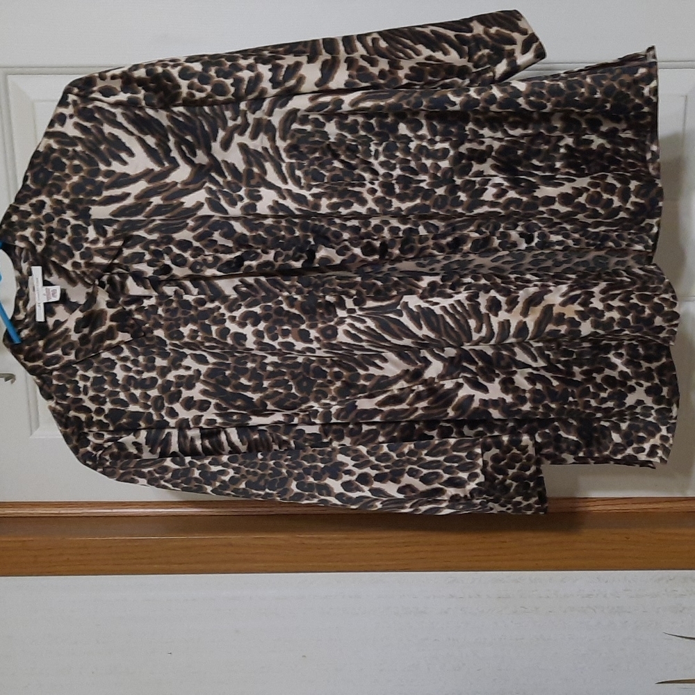 Leopard print top